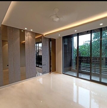 Room in 3 BHK Builder Floor at Igi Airport Area – for Sale