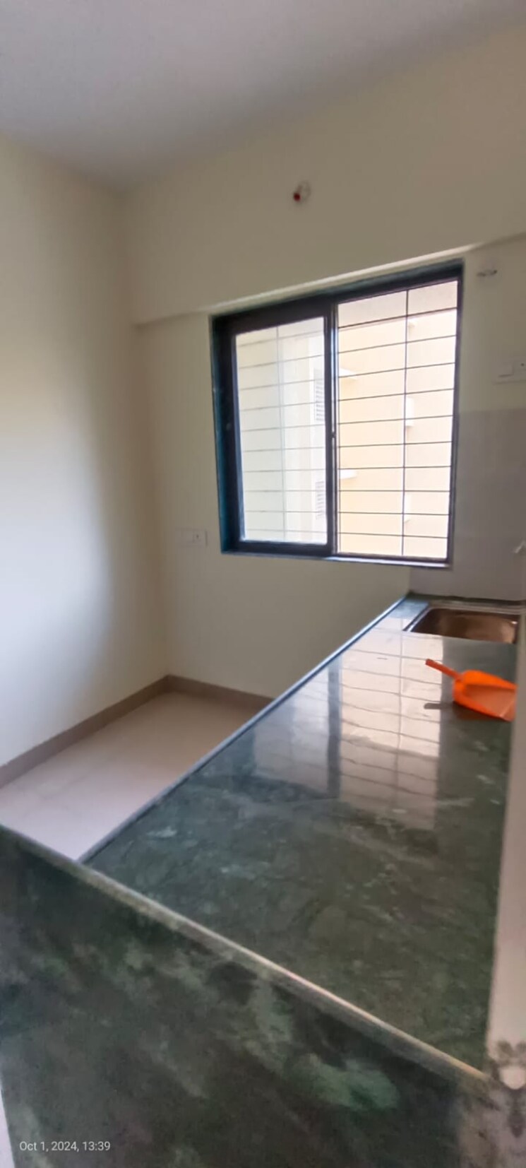 Room, s-chs 1 Bedroom 380 Sq.Ft. Apartment In Uthalsar Thane 7645794