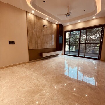 Room in 4 BHK Builder Floor at Ansal API Esencia, Sector 67 – for Sale
