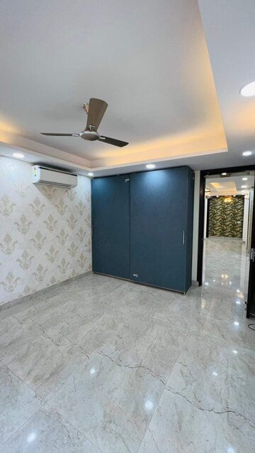 Room in 3 BHK Builder Floor at Ansal API Esencia, Sector 67 – for Sale