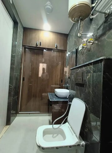 Bathroom in 1 BHK Builder Floor at Vaishali Sector 5 – for Sale