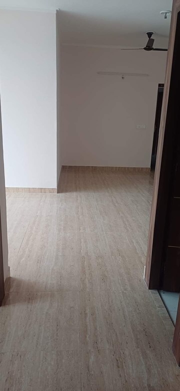 Room in 2 BHK Apartment at Amrapali Centurian Park, Tech Zone 4 Greater Noida – for Sale