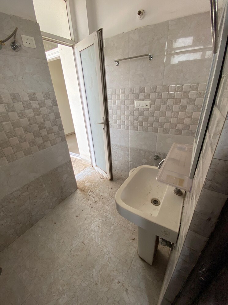 Bathroom, ms-enclave-zirakpur 3 Bedroom 1700 Sq.Ft. Apartment In Dhakoli Zirakpur 7647278