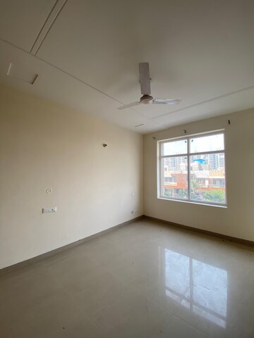 Room in 3 BHK Apartment at MS Enclave Zirakpur, Dhakoli Village – for Sale