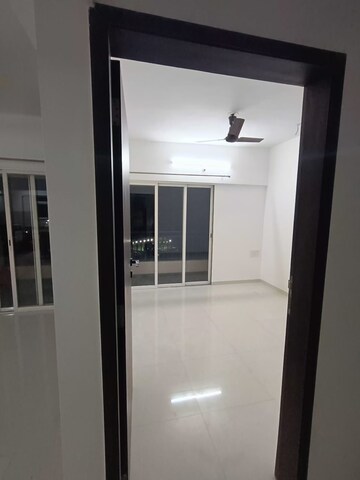 Room in 1 BHK Apartment at Puranik Abitante, Bavdhan – for Sale