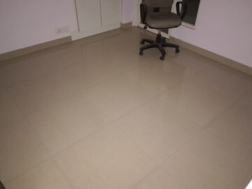 Room in 2 BHK Apartment at Amaatra Homes, Sector 10 Greater Noida – for Sale