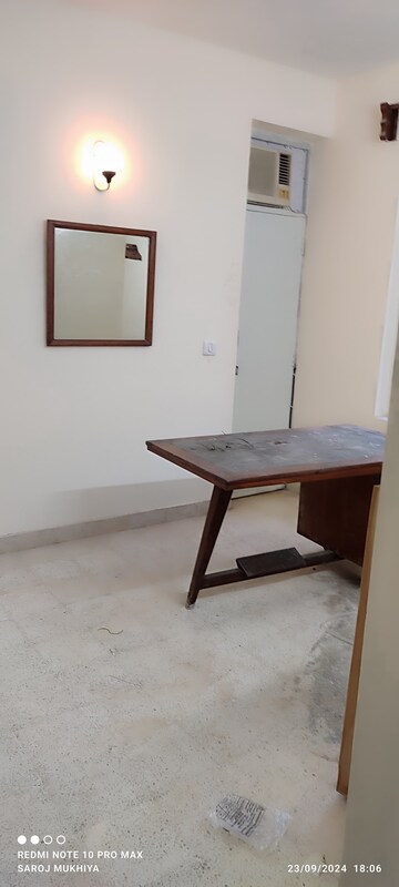 रेसिडेंशियल फ्लैट वर्ग फुट फॉर रेंट इन सेक्टर 26 गुड़गांव  7647563