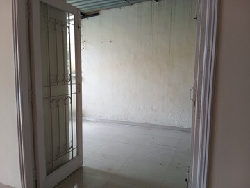 Room in 2 BHK Apartment at Windsor Garden Enclave, Vasant Vihar – for Sale