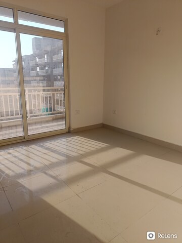 Room in 2 BHK Apartment at Conscient Habitat 78, Sector 78 – for Sale