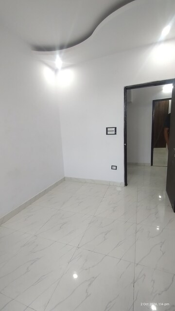 Room in 2 BHK Builder Floor at Uttam Nagar – for Sale