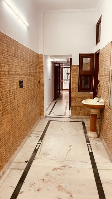 Room in 2 BHK Builder Floor at Ashok Nagar – for Sale