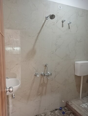 Bathroom in 4 BHK Villa at Deva Road – for Sale