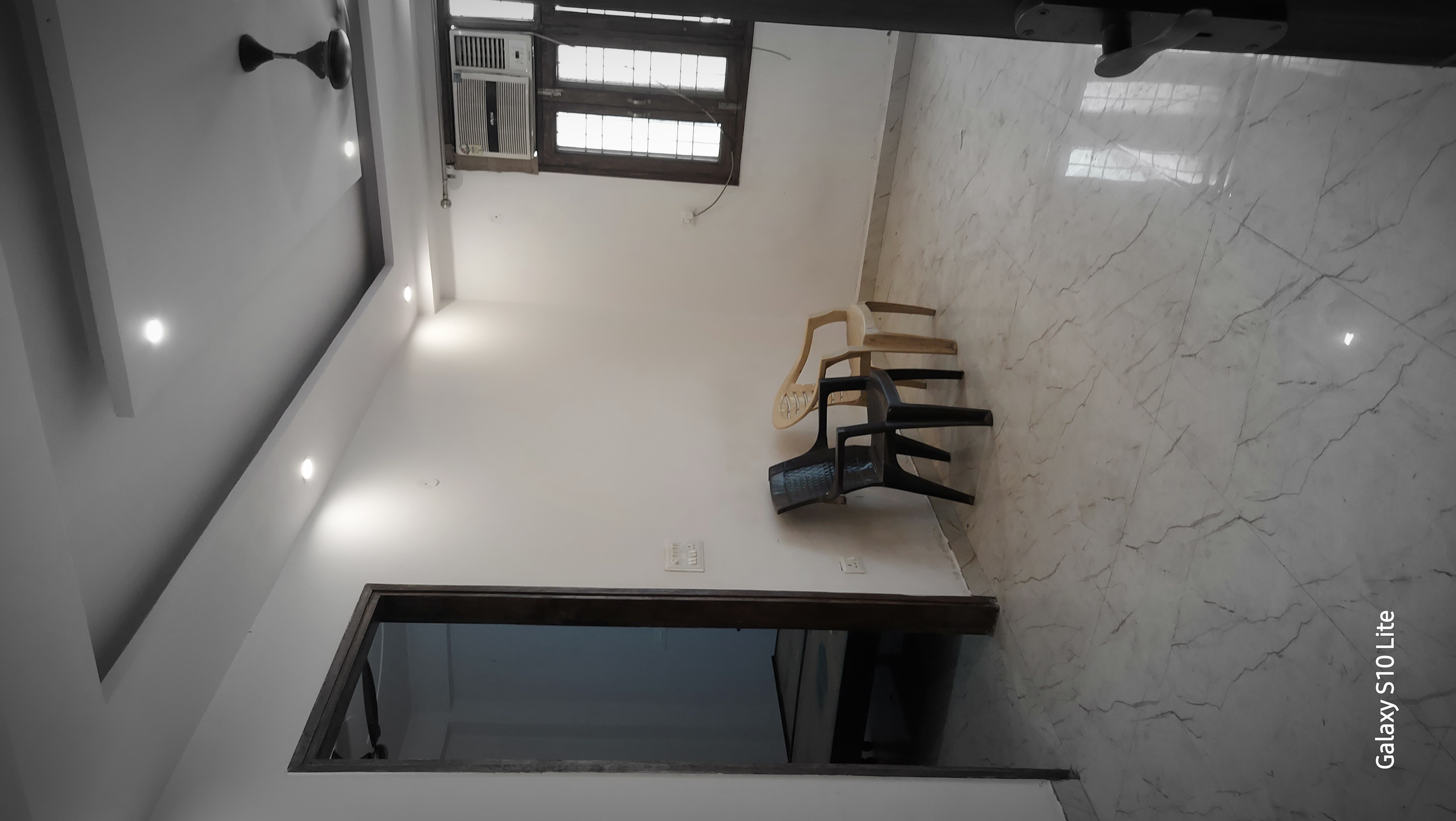 Rental 2 Bedroom 600 Sq.Ft. Builder Floor in RWA Flats New Ashok Nagar