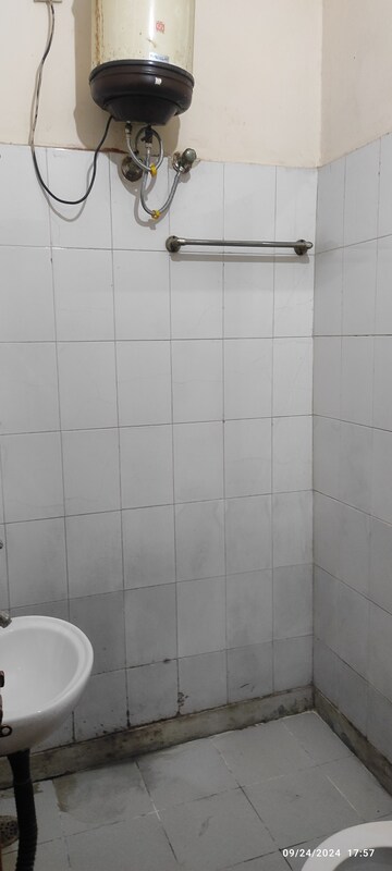 रेसिडेंशियल घर वर्ग फुट फॉर रेंट इन वसंत विहार देहरादून  7649721