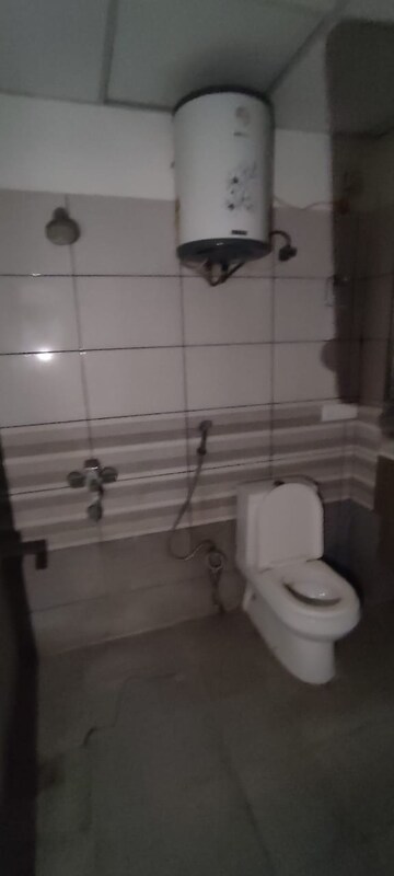 Bathroom in 4 BHK Apartment at Omaxe Heights, Sector 86 – for Sale