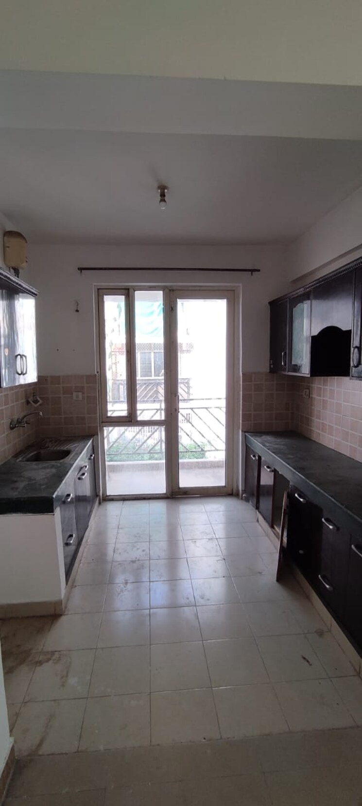 Kitchen, puri-vip-floors 3 Bedroom 2335 Sq.Ft. Apartment In Sector 81 Faridabad 7649874