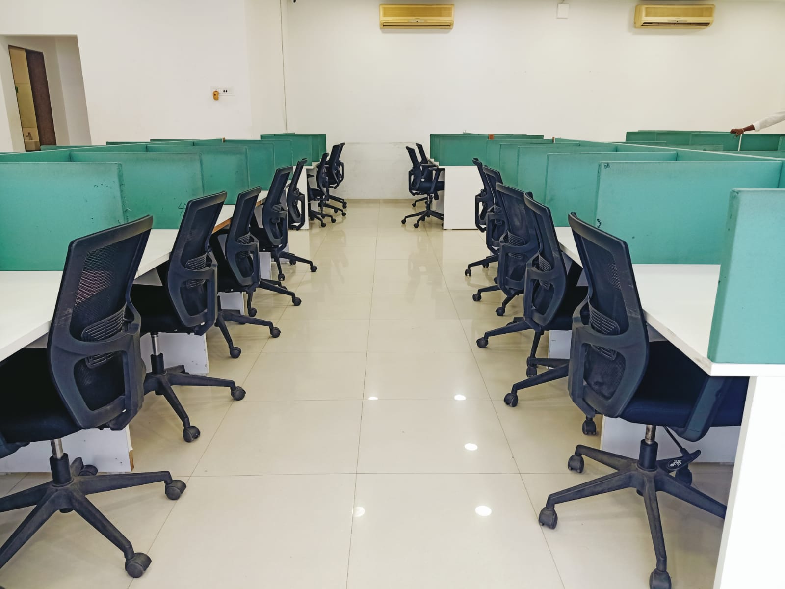 Commercial Office Space 2600 Sq.Ft. For Rent in Sanpada Navi Mumbai  7649974