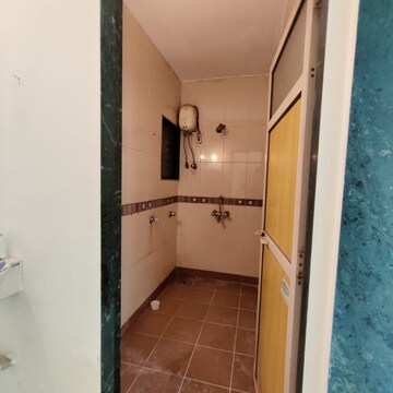 Bathroom in 1.5 BHK Apartment at Yashraj Park CHS, Kasarvadavali – for Sale