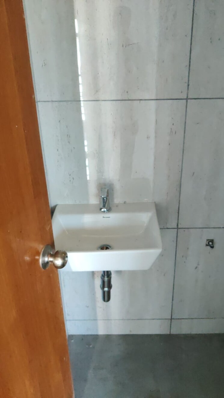 Bathroom, rna-ng-diamond-hill 2 Bedroom 556 Sq.Ft. Apartment In Beverly Park Thane 7650907