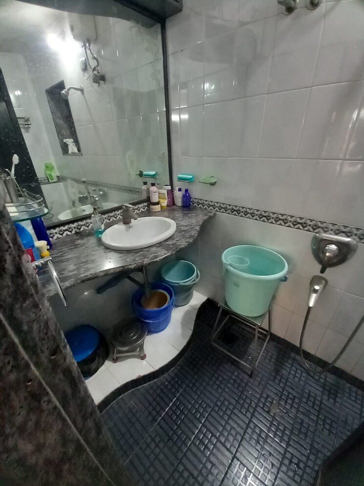 Team Area, lokhandwala-whispering-palms 2 Bedroom 930 Sq.Ft. Apartment In Kandivali East Mumbai 7651019