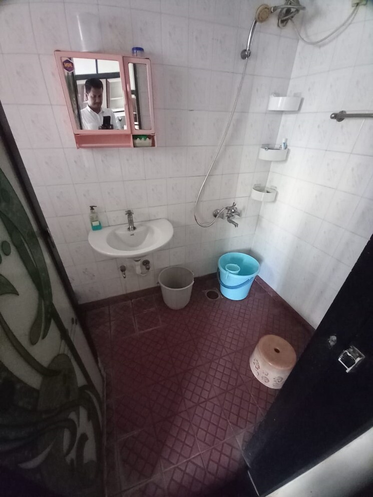 Bathroom, lokhandwala-whispering-palms 2 Bedroom 930 Sq.Ft. Apartment In Kandivali East Mumbai 7651019