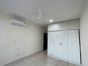 3 BHK Apartment For Rent in Oberoi Realty Esquire Goregaon East Mumbai  7651596