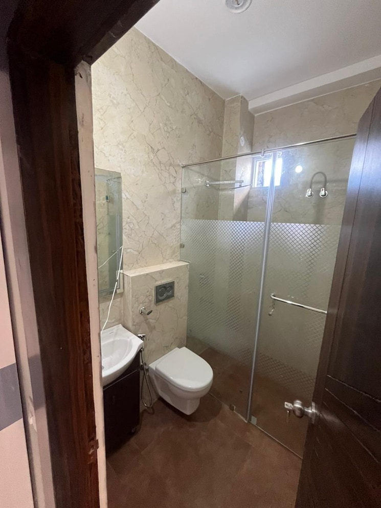 Bathroom, ballupur 3 Bedroom 1850 Sq.Ft. Builder Floor In Ballupur Dehradun 7651610