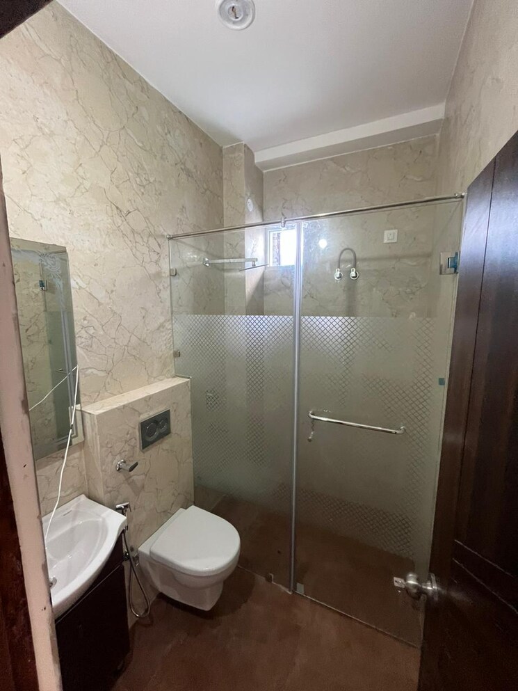 Bathroom, ballupur 3 Bedroom 1850 Sq.Ft. Builder Floor In Ballupur Dehradun 7651610