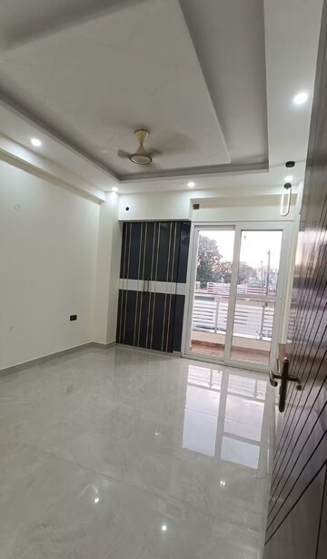 Room in 3 BHK Builder Floor at Sahastradhara Road – for Sale