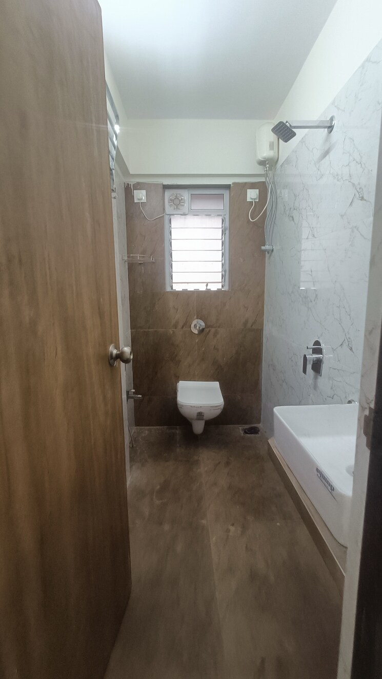 Bathroom, shiv-tapasya-chs 2 Bedroom 550 Sq.Ft. Apartment In Borivali West Mumbai 7652183