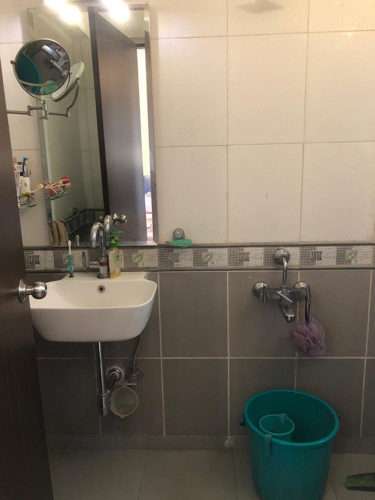 Bathroom, silver-palace-pali-hill 2 Bedroom 1250 Sq.Ft. Apartment In Pali Hill Mumbai 7652957