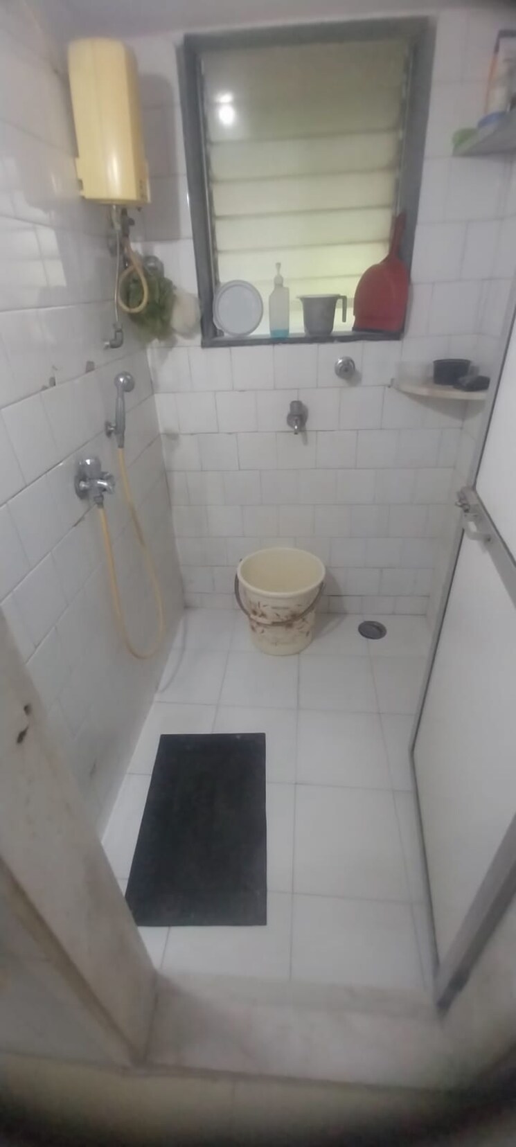 Bathroom, akal-chs 1 Bedroom 500 Sq.Ft. Apartment In Andheri East Mumbai 7653148