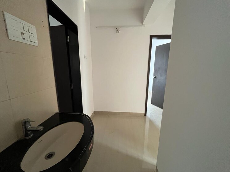 Bathroom, golden-cascade 3.5 Bedroom 2500 Sq.Ft. Apartment In Wakad Pune 7653280