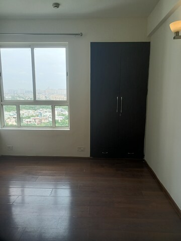 Room in 3 BHK Apartment at 3C Lotus Boulevard, Sector 100 – for Rent