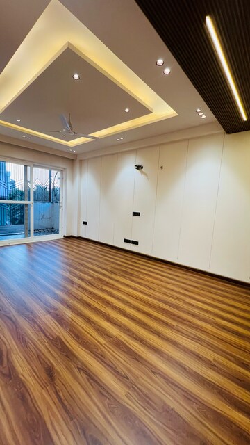 Bedroom in 4 BHK Builder Floor at Devindar Vihar, Sector 56 – for Sale