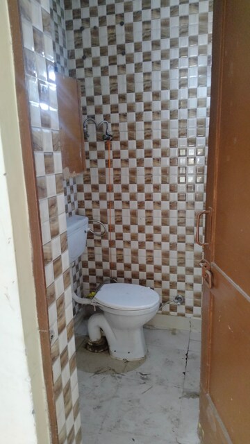 रेसिडेंशियल फ्लैट वर्ग फुट फॉर रेंट इन पश्चिम विहार दिल्ली  7653364