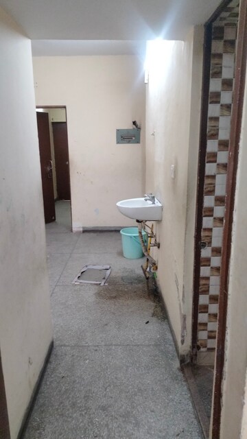 रेसिडेंशियल फ्लैट वर्ग फुट फॉर रेंट इन पश्चिम विहार दिल्ली  7653364