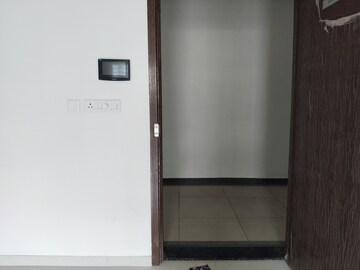 Room in 2.5 BHK Apartment at Goel Ganga Legend, Bavdhan – for Sale
