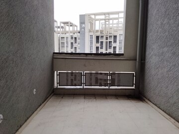 Room in 2.5 BHK Apartment at Goel Ganga Legend, Bavdhan – for Sale