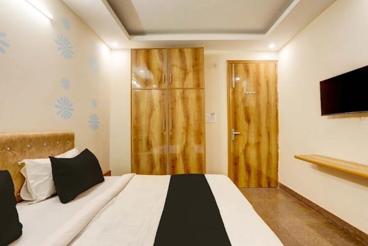 Room, sector 116 Pg For Boys & Girls In Sector 116 7653603