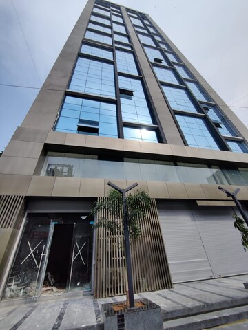 Commercial Office Space 2500 Sq.Ft. For Rent in Khar West Mumbai  7653666