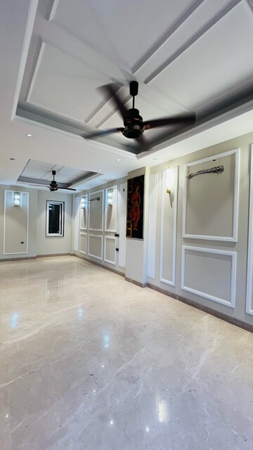 Room in 4 BHK Builder Floor at Devindar Vihar, Sector 56 – for Sale
