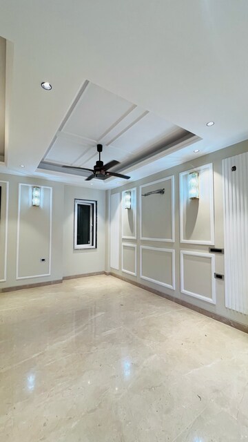Room in 4 BHK Builder Floor at Devindar Vihar, Sector 56 – for Sale