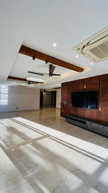 Kitchen in 4 BHK Builder Floor at Devindar Vihar, Sector 56 – for Sale