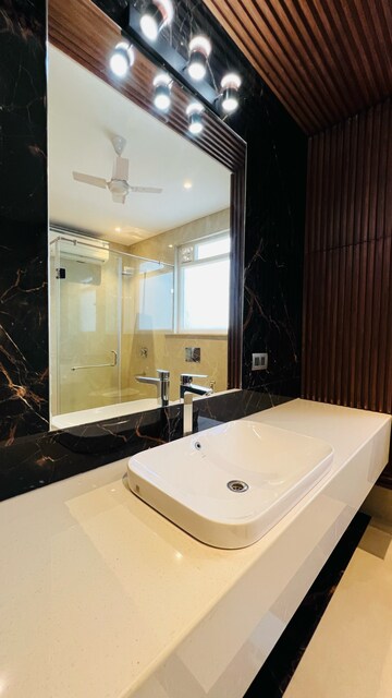 Team Area in 4 BHK Builder Floor at Devindar Vihar, Sector 56 – for Sale