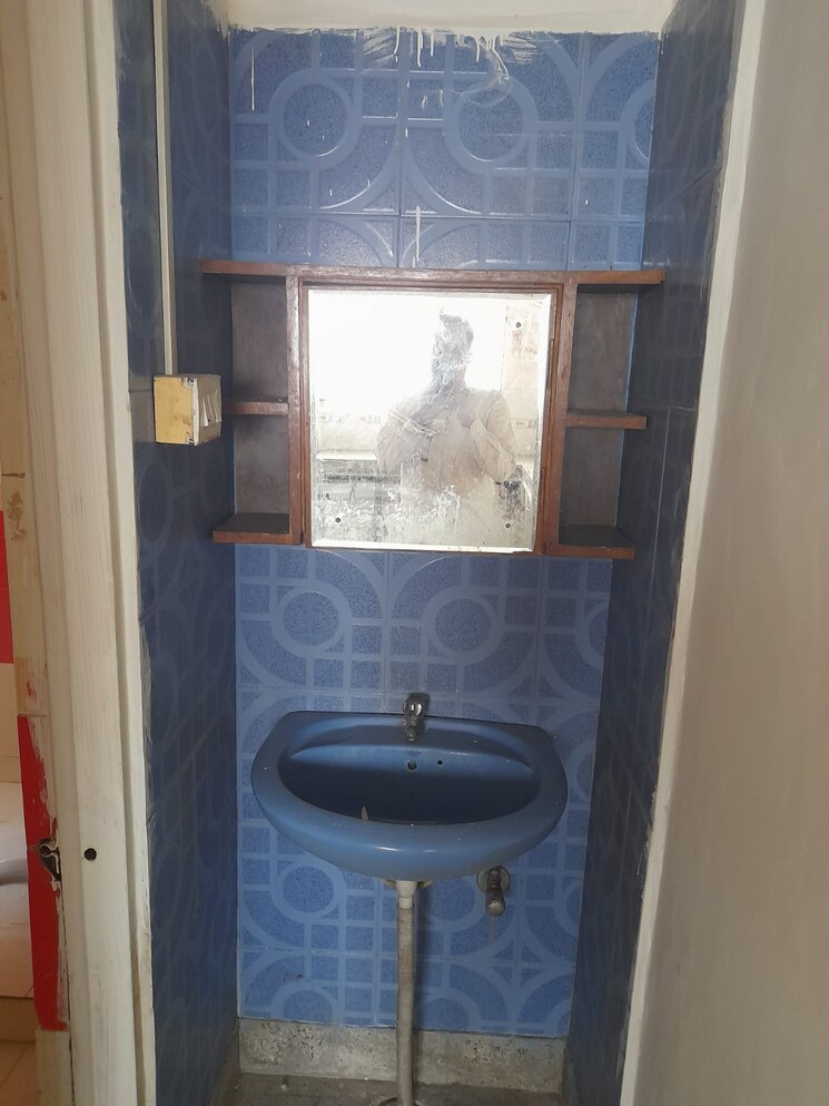 Bathroom, laxmi-krupa-apartments 2 Bedroom 950 Sq.Ft. Apartment In Bhusari Colony Pune 7653970