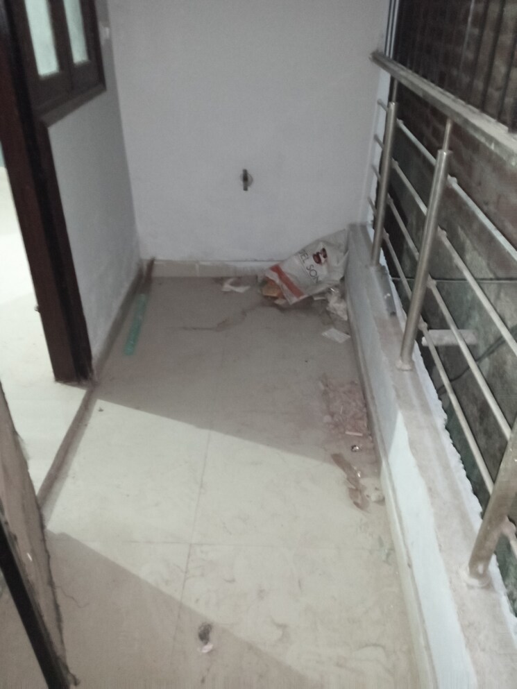 Balcony, jogabai extension 2 Bedroom 630 Sq.Ft. Apartment In Jogabai Extension Delhi 7653986