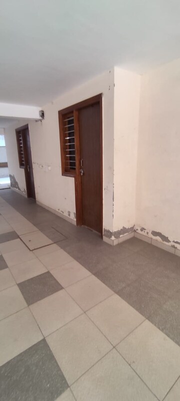 Room in 4 BHK Builder Floor at Puri Vip Floors, Sector 81 – for Sale