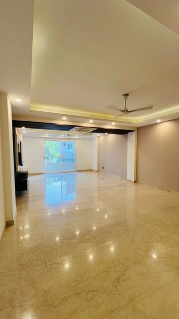 Room in 4 BHK Builder Floor at Devindar Vihar, Sector 56 – for Sale