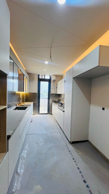 Building Lobby in 4 BHK Builder Floor at Devindar Vihar, Sector 56 – for Sale